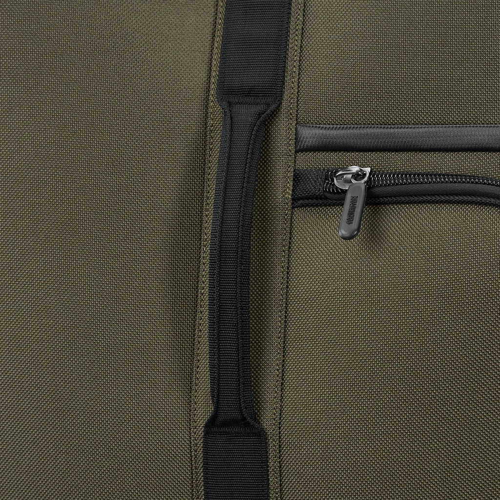 Cargo Max 21" Softside Carry on Spinner Luggage with Divider Pockets, Olive