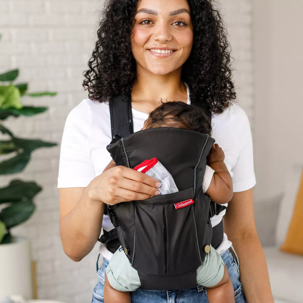 Infantino Swift Classic Baby Carrier with Pocket